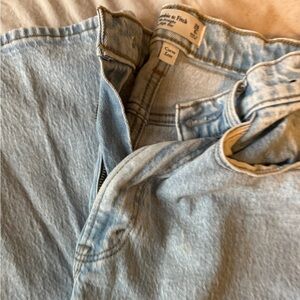 Abercrombie & Fitch 90's Straight Curve Love Jeans